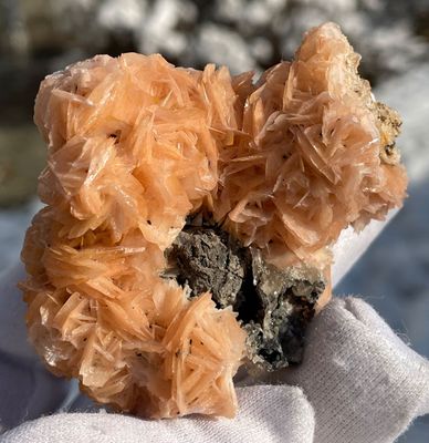 Rosa Baryt auf Matrix