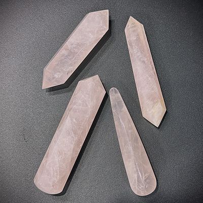 Rosenquarz Massagestab