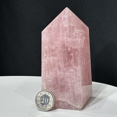 ​Rosenquarz Obelisk ca: 43 x 42 x 98 mm