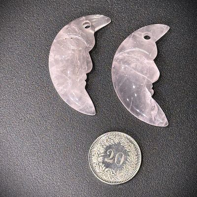 Rosenquarz Mond Anhänger ca. 41 mm