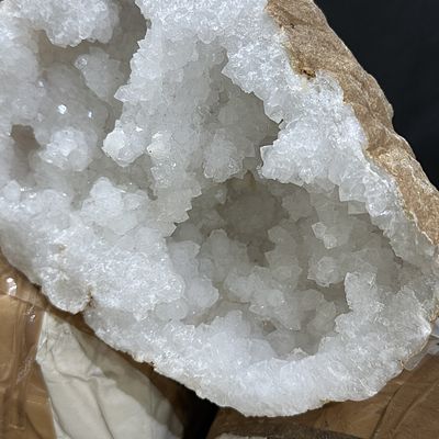 Quarz Geode Marokko 2.4 - 2.9 Kg ungeöffnet mit Bruchstelle