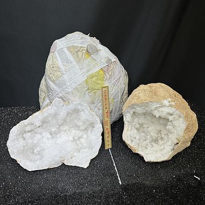 Quarz Geode Marokko 8.6 KG Kg ungeöffnet mit Bruchstelle