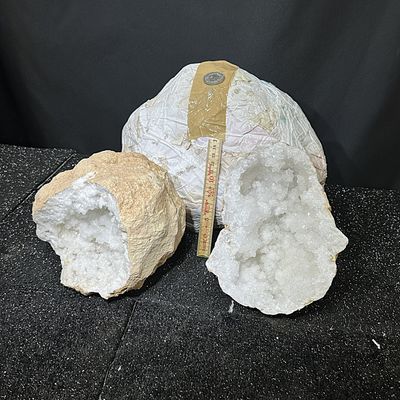 Quarz Geode Marokko 9.2 KG Kg ungeöffnet mit Bruchstelle