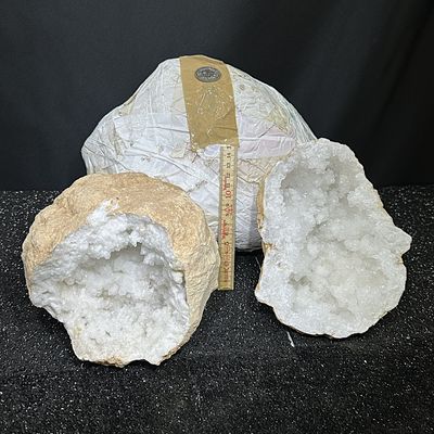 Quarz Geode Marokko 9.2 KG Kg ungeöffnet mit Bruchstelle