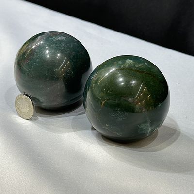 Grüner Achat Kugel 62 - 64 mm