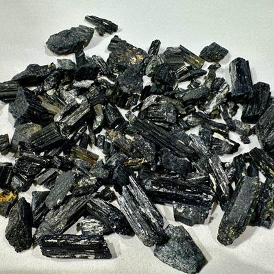 Schwarzer Turmalin Schörl Splitter 200 Gramm
