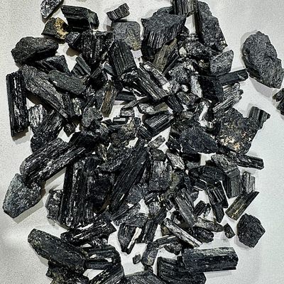 Schwarzer Turmalin Schörl Splitter 200 Gramm