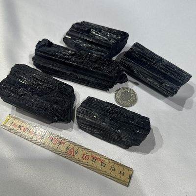 Schwarzer Turmalin Schörl 100 - 199 Gramm Länglich