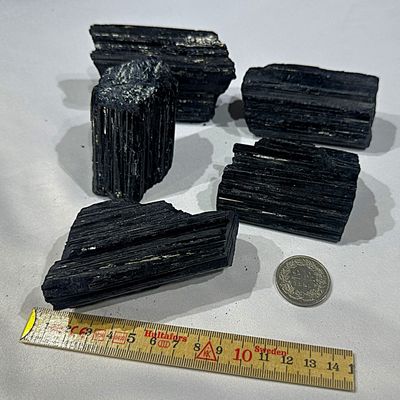 Schwarzer Turmalin Schörl 200 - 299 Gramm
