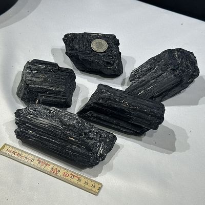 Schwarzer Turmalin Schörl 600 - 699 Gramm