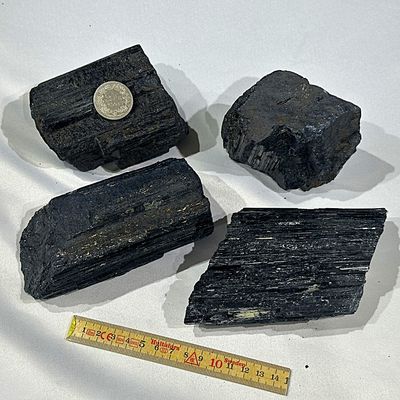 Schwarzer Turmalin Schörl 700  - 799 Gramm