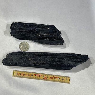 Schwarzer Turmalin Schörl 500 - 599 Gramm Länglich