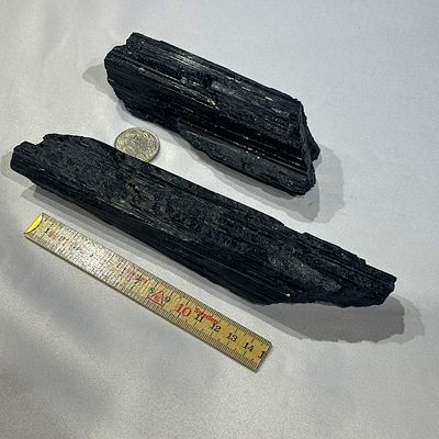 Schwarzer Turmalin Schörl 500 - 599 Gramm Länglich