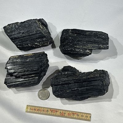 Schwarzer Turmalin Schörl 800 - 899 Gramm