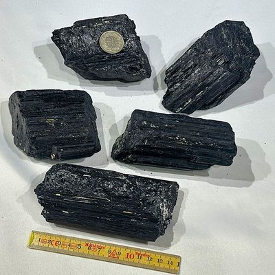 Schwarzer Turmalin Schörl 600 - 699 Gramm