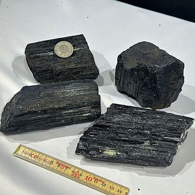 Schwarzer Turmalin Schörl 700  - 799 Gramm