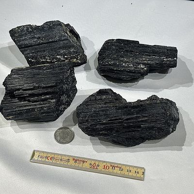 Schwarzer Turmalin Schörl 800 - 899 Gramm