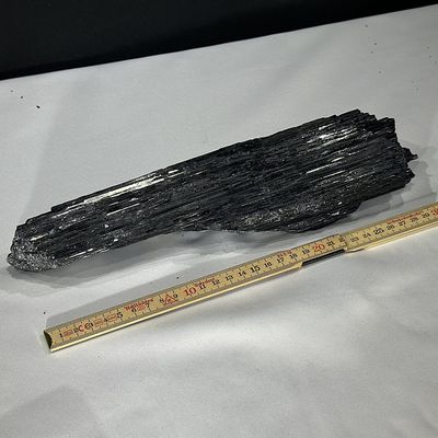 Schwarzer Turmalin Schörl  1870 Gramm