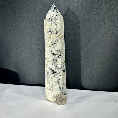 Regenbogen Mondstein Obelisk Weiss Schwarz 250 x 58 mm