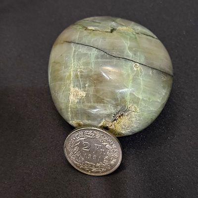 Mondstein Seifenstein Grün 70 x 53 x 49 mm