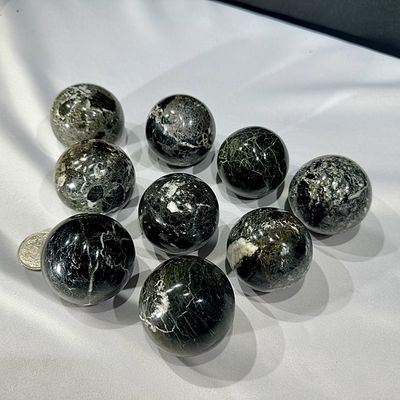 Granat Kugel Schwarz 47 - 51 mm