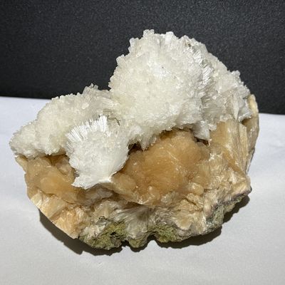 Grosse Scolecit auf Stilbit Matrix