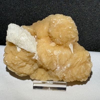 Schöner Scolecit auf Stilbit Matrix