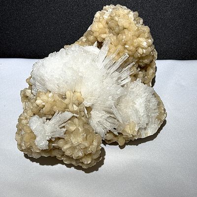 Grosser Scolecit auf Stilbit Matrix