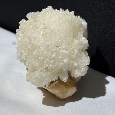 Scolecit Kugel auf Stilbit Matrix