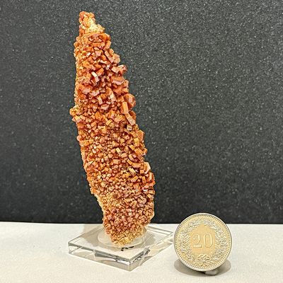 Vanadinit auf auf Sockel