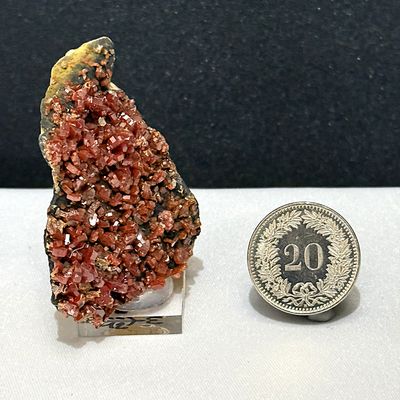 Vanadinit auf auf Sockel