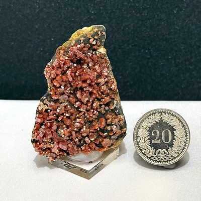 Vanadinit auf auf Sockel