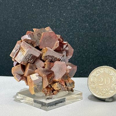 Fantastische Vanadinit Sammlerstufe auf Sockel