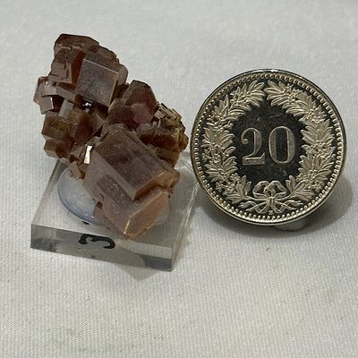 Vanadinit auf Sockel