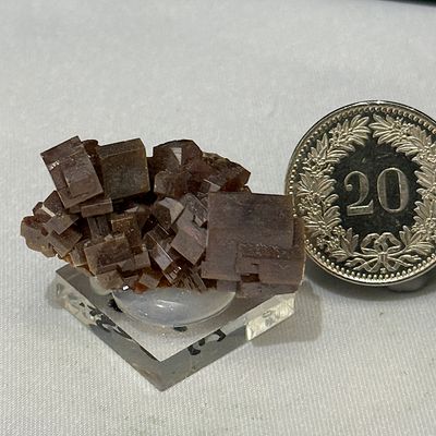 Vanadinit auf Sockel