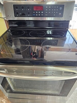 Cuisinière vitrocéramique LG avec  imperfection