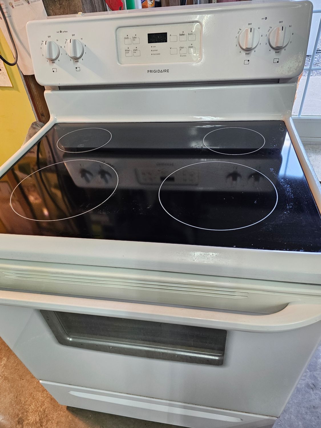 Cuisinière vitrocéramique Frigidaire TAXES INCLUSES GARANTIE 6 MOIS