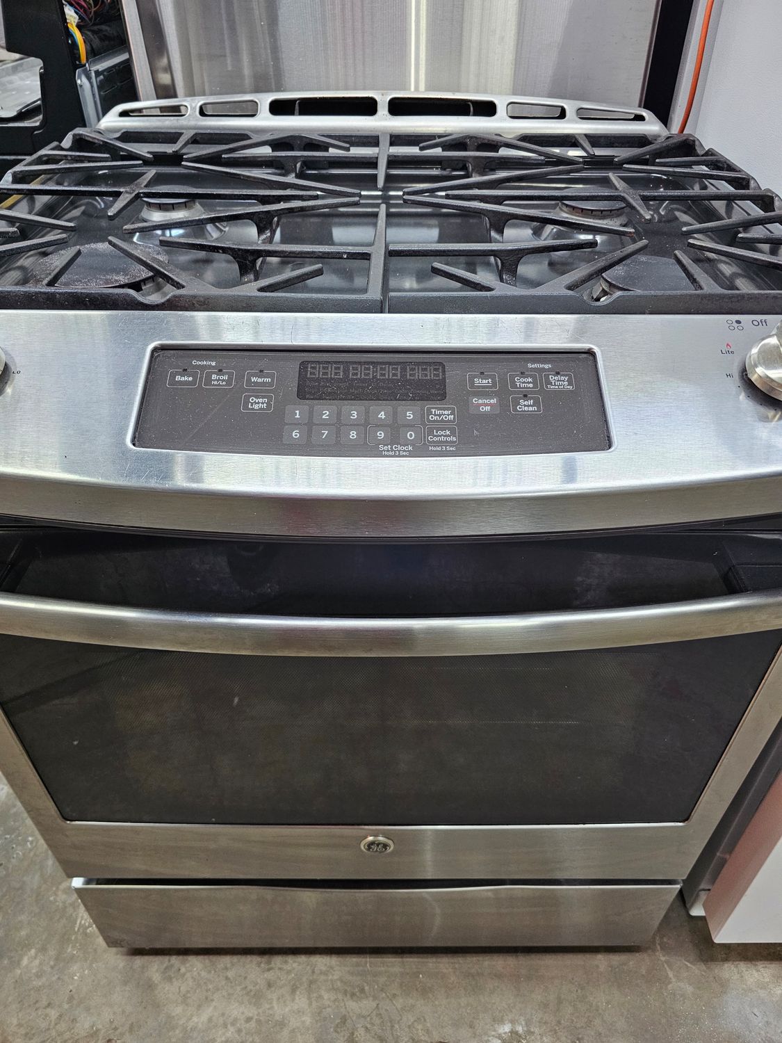 Cuisinière et four au PROPANE 100% GE GARANTIE 6 MOIS