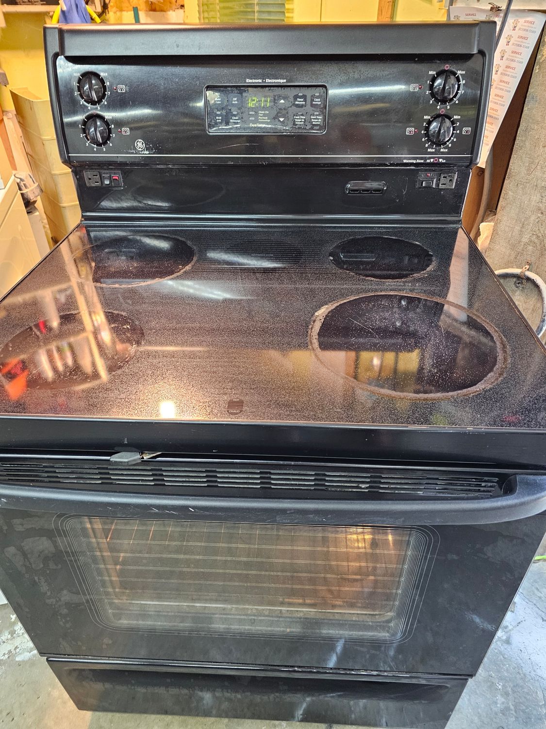 Cuisinière vitrocéramique autonettoyant GE  GARANTIE 6 MOIS