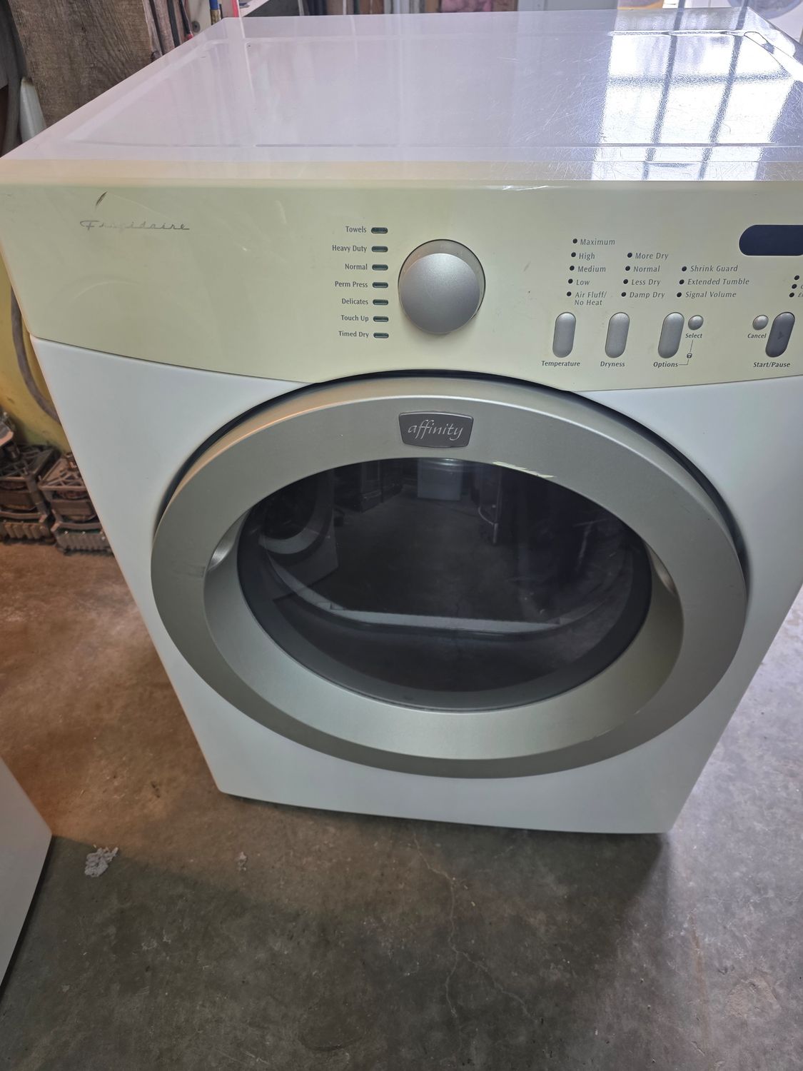 Sécheuse frontale grande capacité Frigidaire