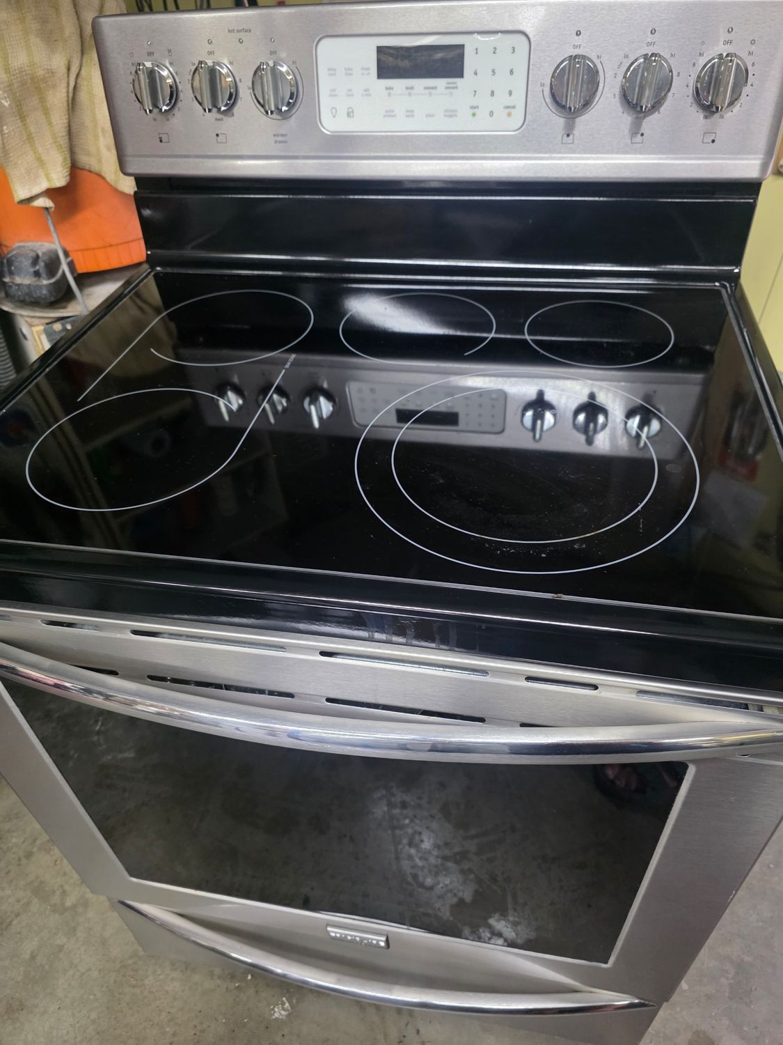 Cuisinière vitrocéramique Frigidaire gallery  GARANTIE 6 MOIS