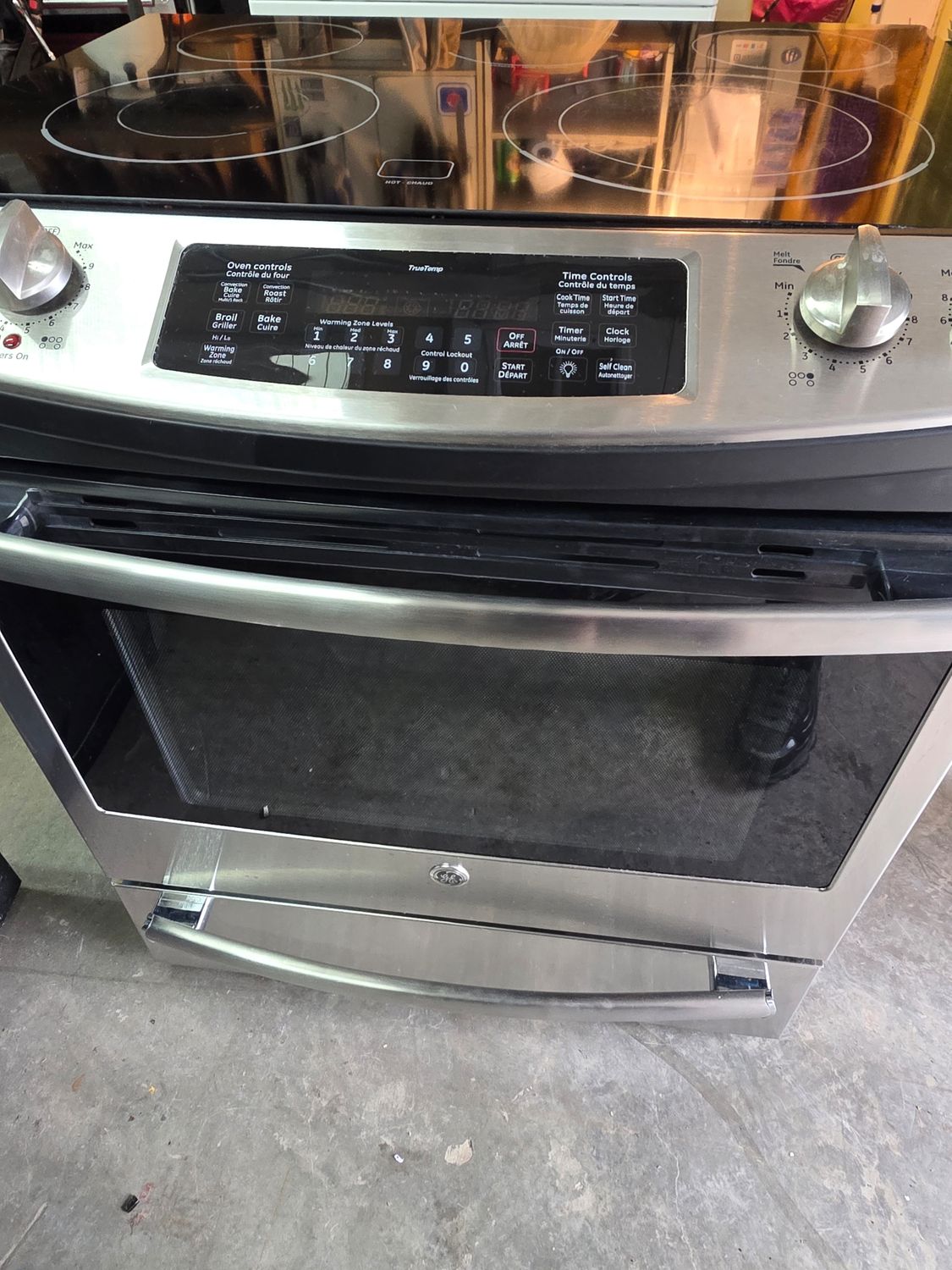 Cuisinière vitrocéramique GE  GARANTIE 6 MOIS