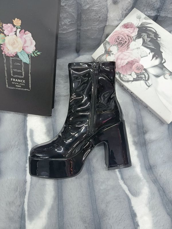 Botin negro charol 0688-1A