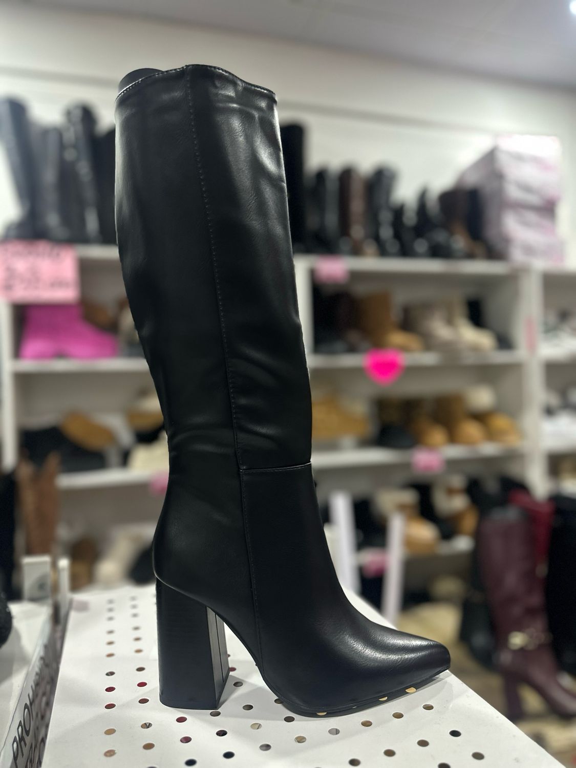 Bota negra 6G01-1. —- 2680