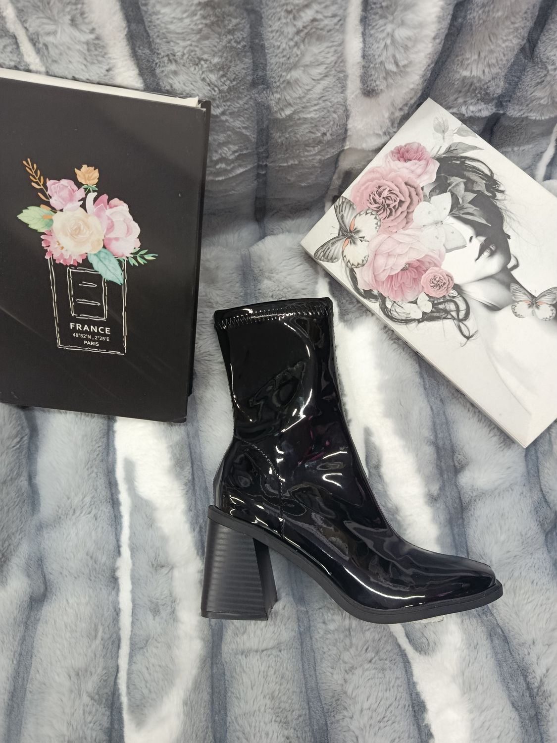 Botin negro charol YY-19