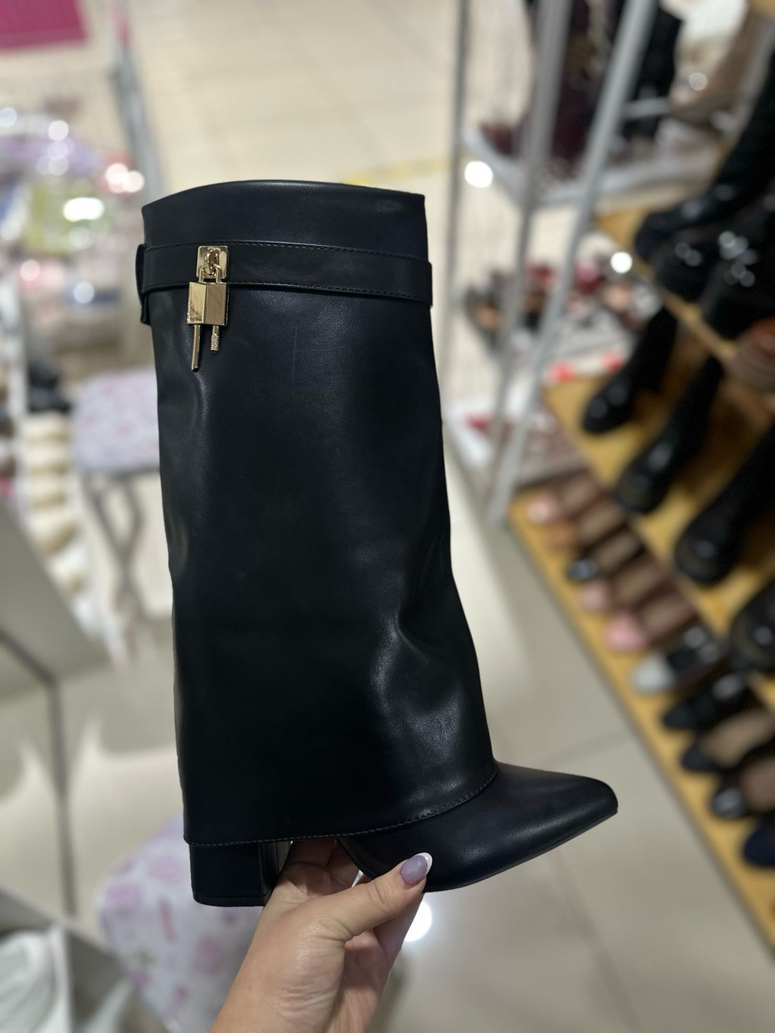 Bota candado mediana 2690