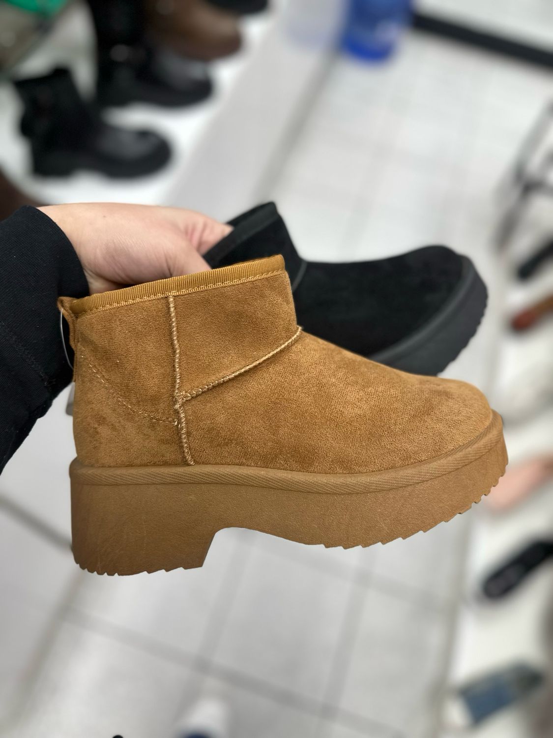 Pantubota V36 camel