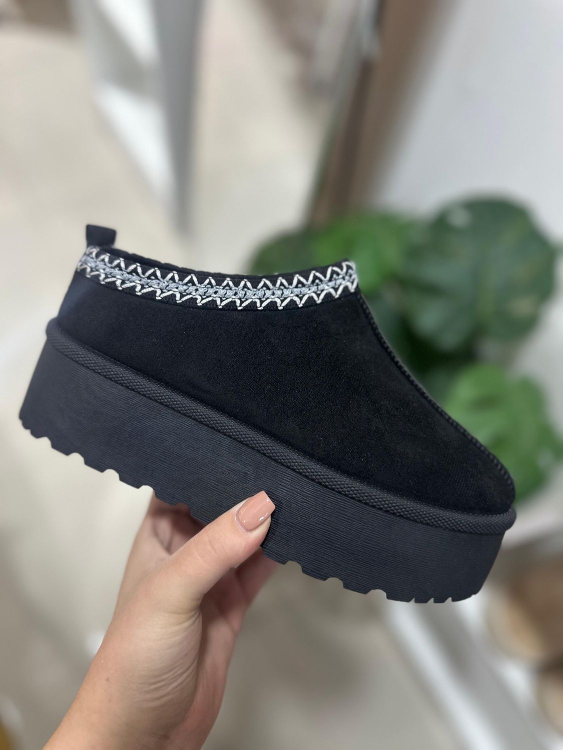 Pantubota LA-33 NEGRO