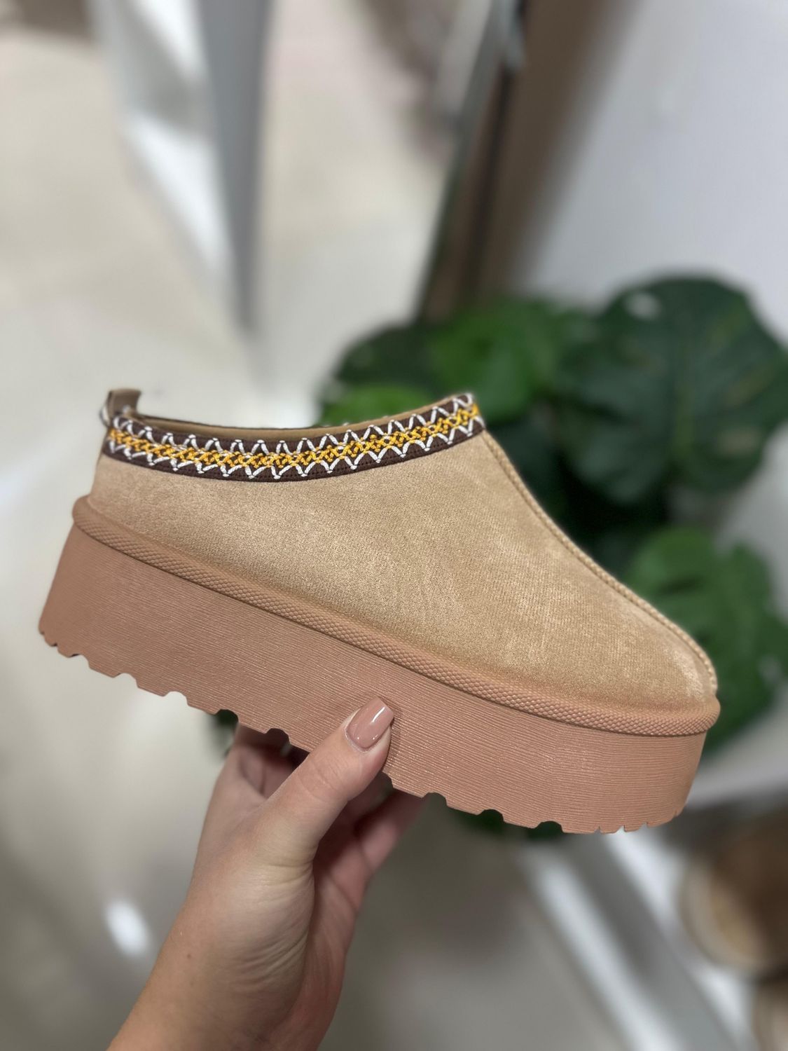 Pantubota LA-33 CAQUI
