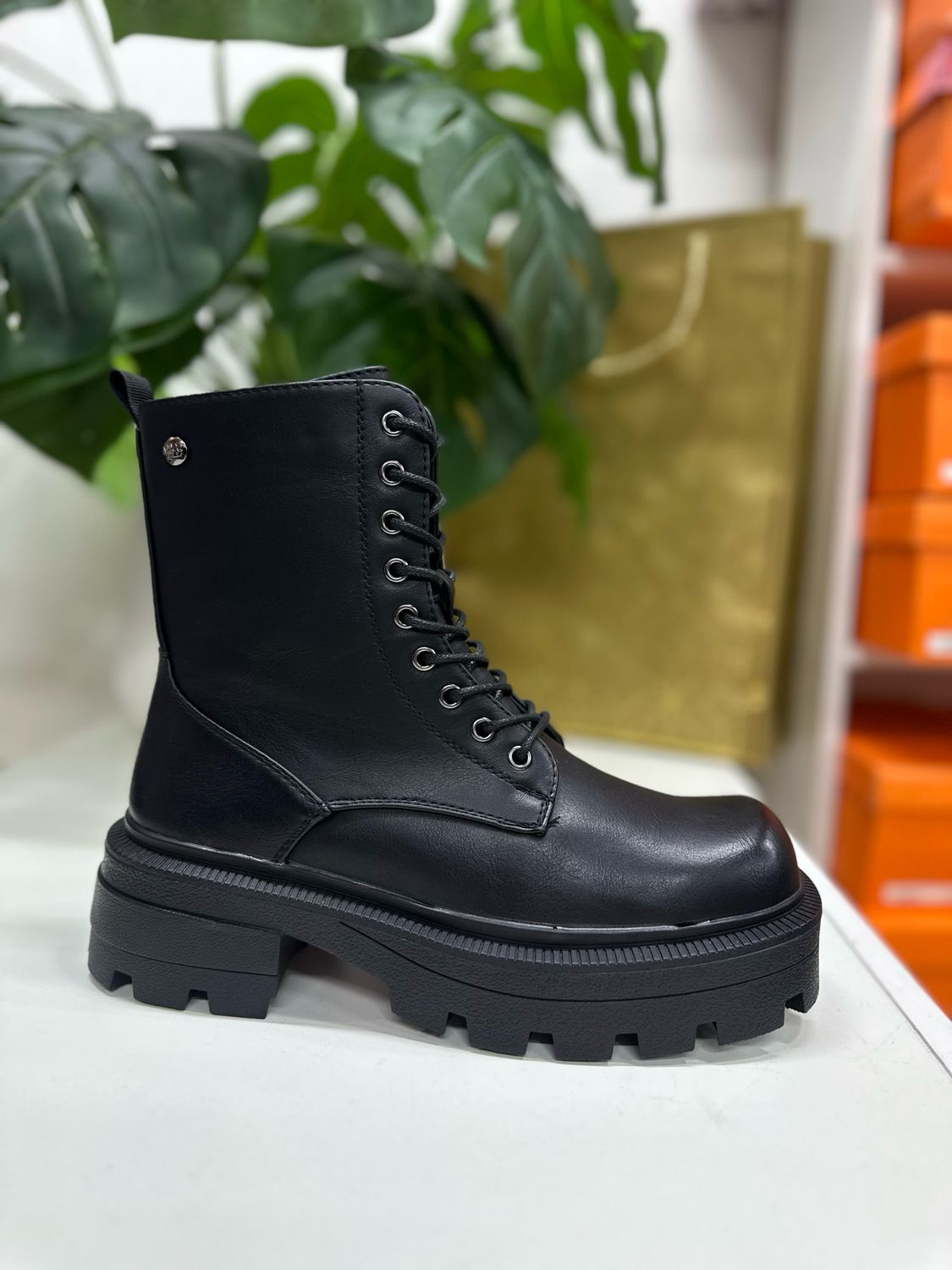 Bototo negro cordones 4K29-1